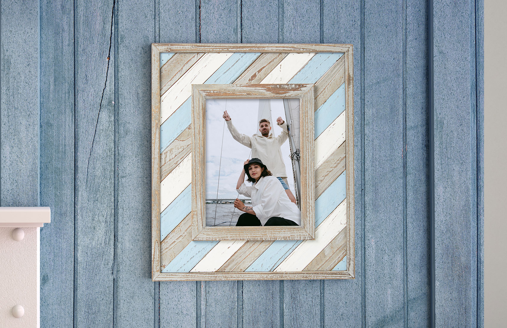 6x8 Diagonal Stripe Frame