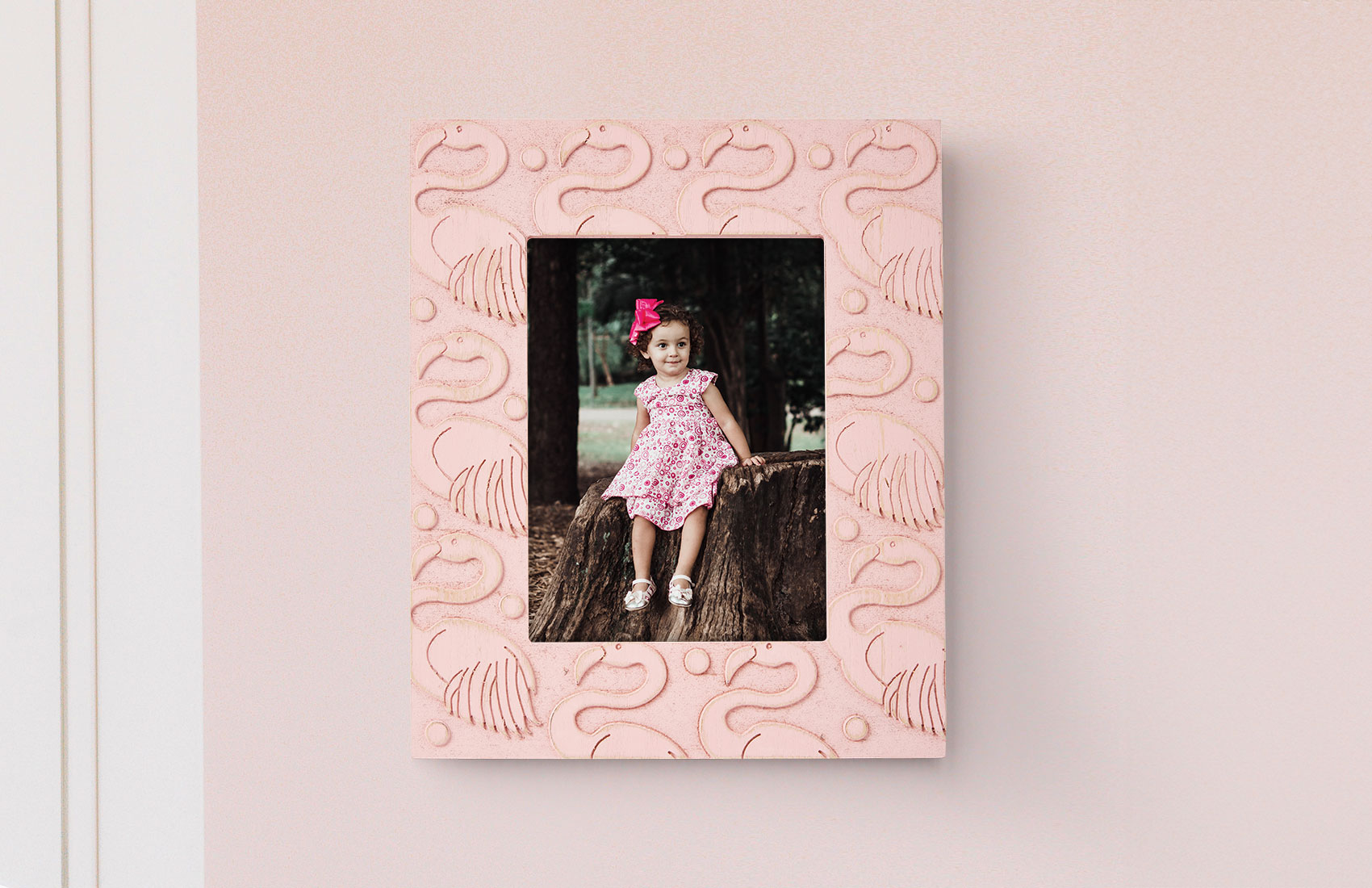 6x8 Carved Flamingo Frame