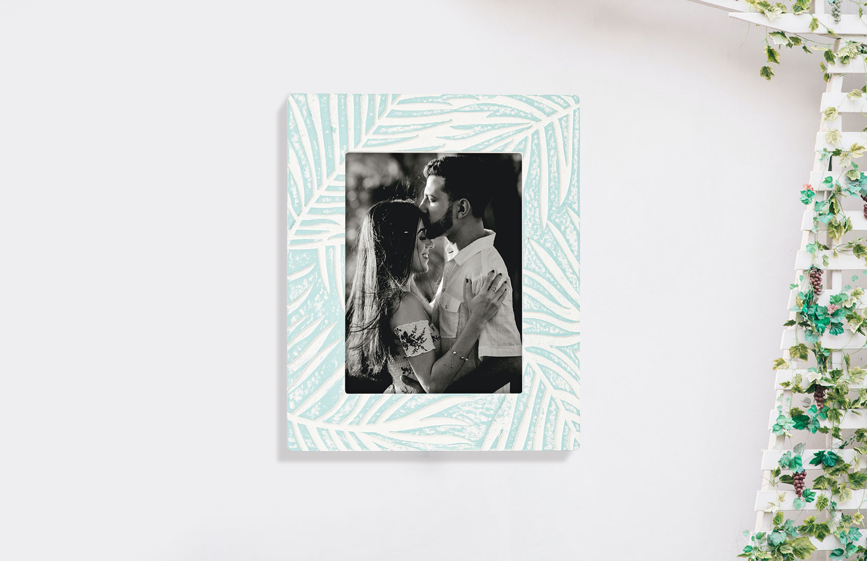 6x8 Carved Palm Leaf Frame